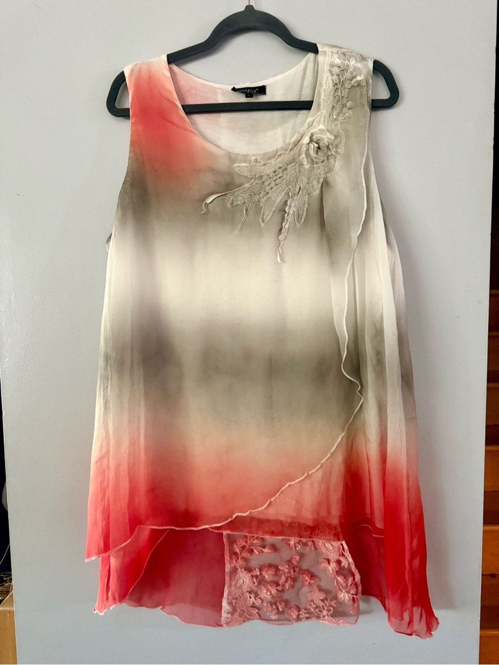 • Boutique Layered Ombre Chiffon Tunic Tank Top with Floral Lace & Applique L
